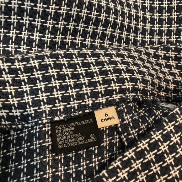 Tahari houndstooth shorts - Picture 4 of 5